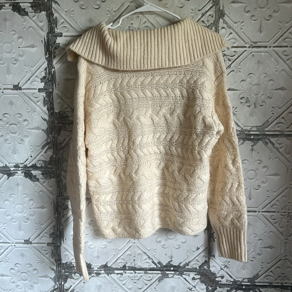 Sundance wool blend Cream Sweater with Cable Knit Design - Picture 3 of 4